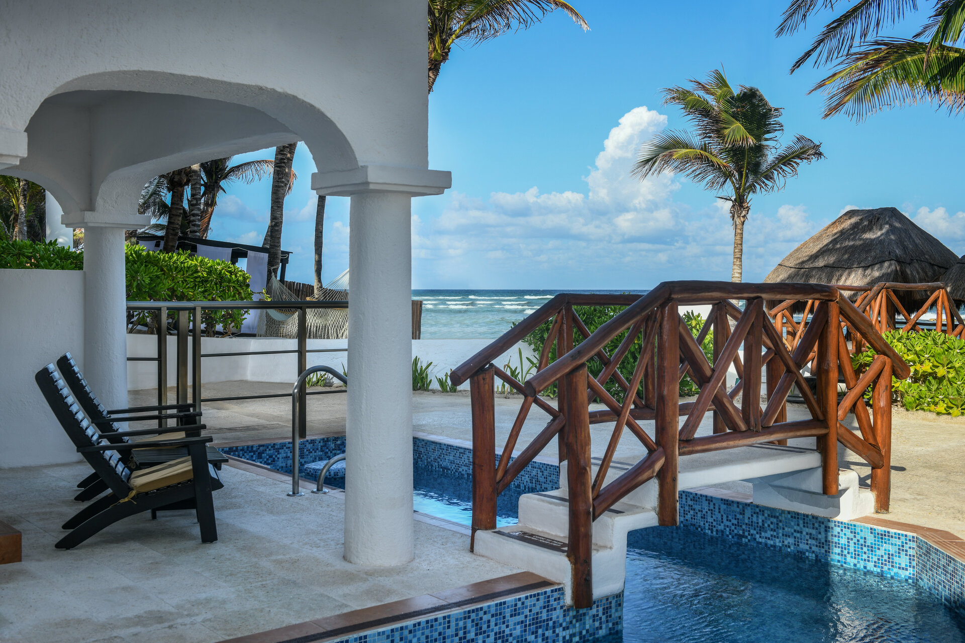 Oceanfront Swim-Up Suite
